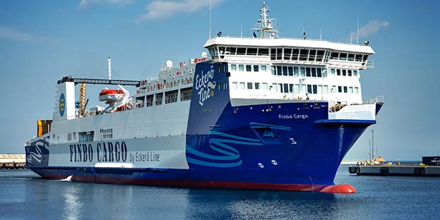 MS Finbo Cargo reisija ja auto