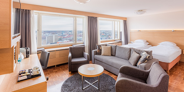 Hotellrum med utsikt över Tallinn